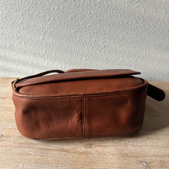 COACH Vintage Brown Leather Messenger Bag - Picture 4 of 14